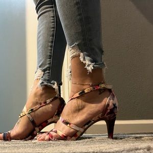 Floral Gigi pumps womens size 6.5